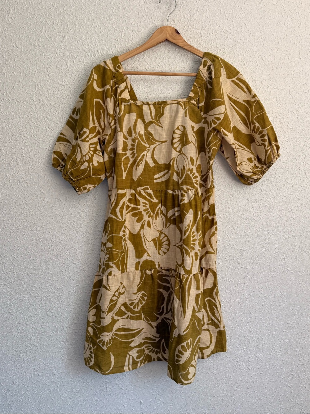Hibiscus floral green coconut girl linen sun dress M